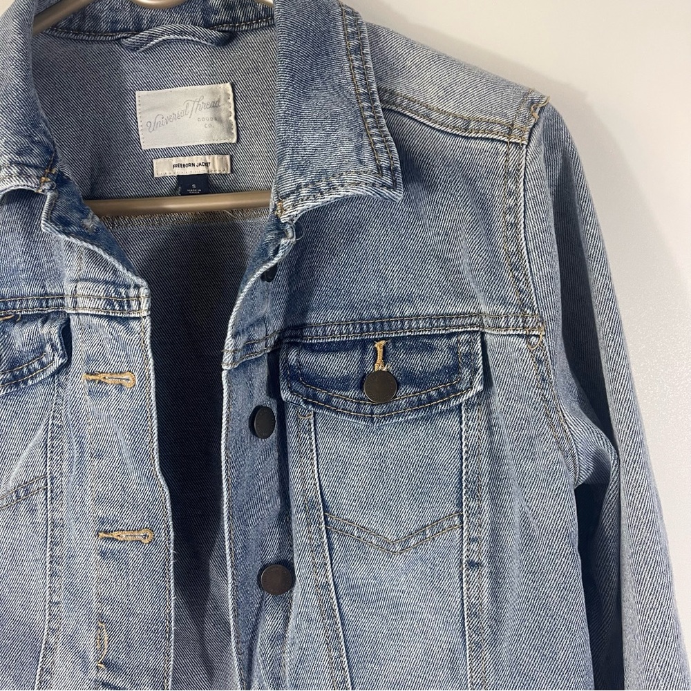 Universal Thread Freeborn Jean Jacket Size Small - Picture 3 of 9